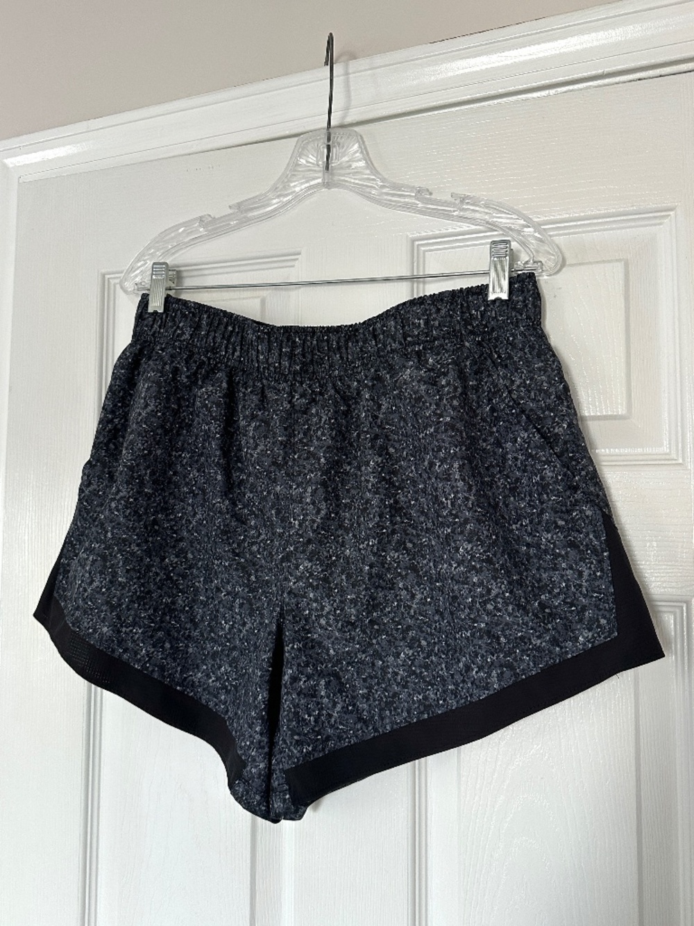 Athletic Works Women's Shorts Size L Black Gray Pockets